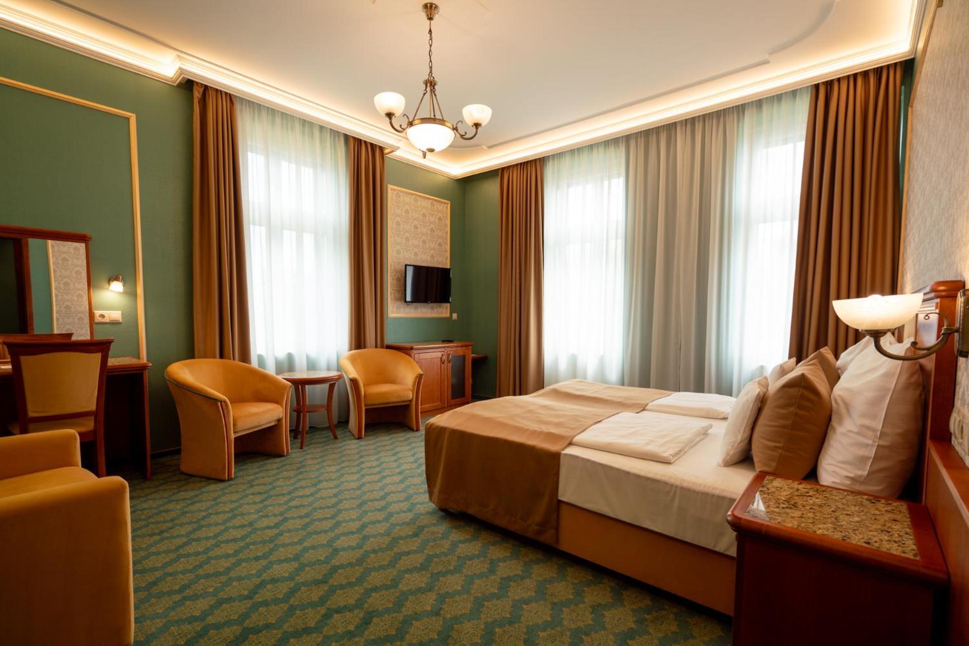 Elizabeth Hotel Gyula Eksteriør billede