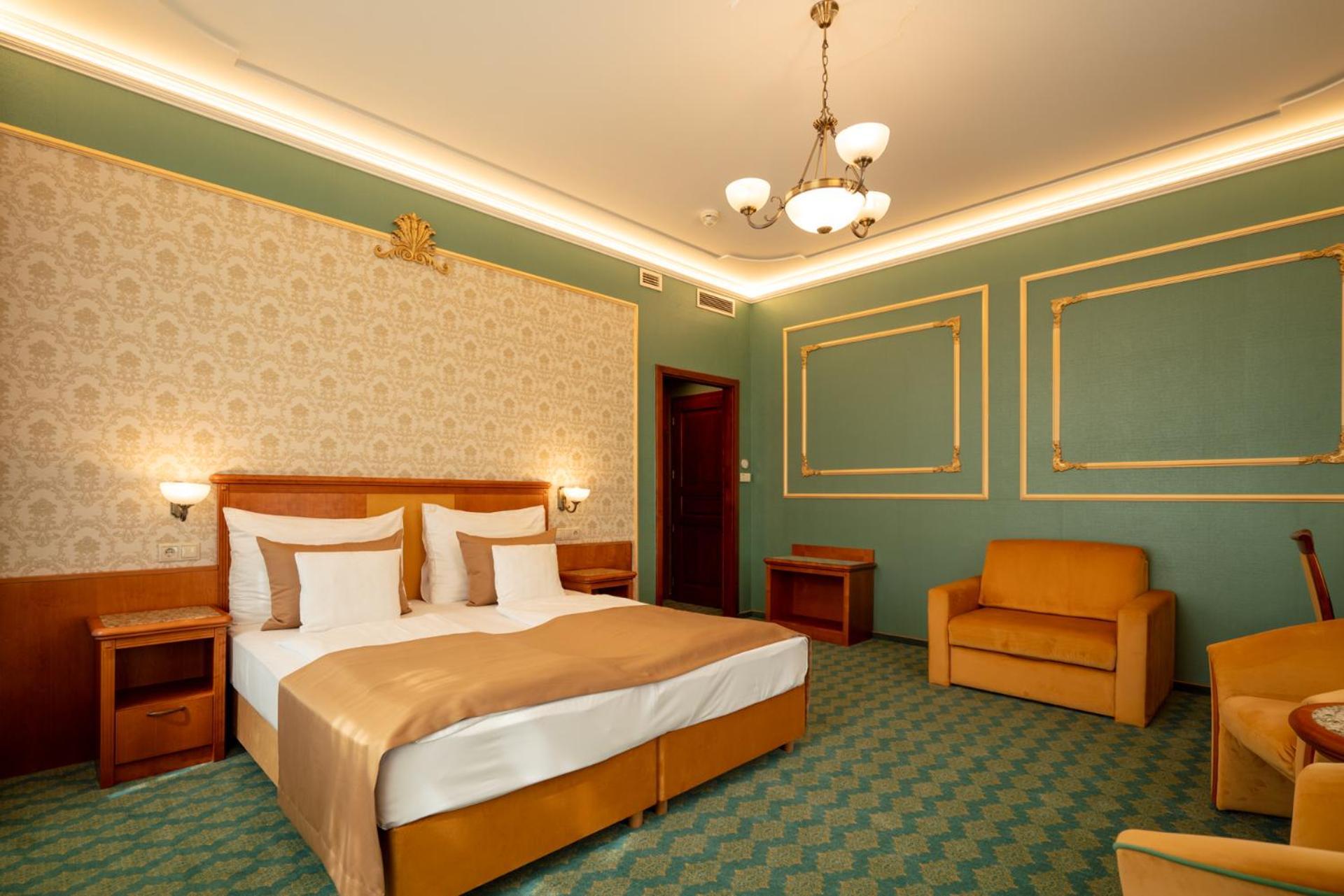 Elizabeth Hotel Gyula Eksteriør billede